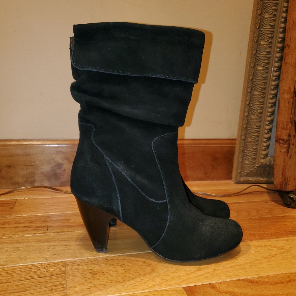 Black suede slouchy boots